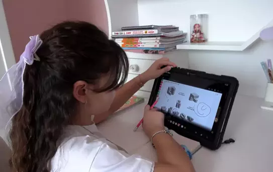 Lina Saka, STEM Olimpiyatları'nda Dünya Birincisi