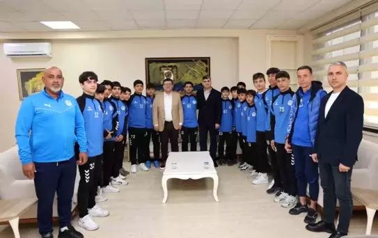 Akdeniz Belediye Spor U-14 Takımı Türkiye Şampiyonası yolunda
