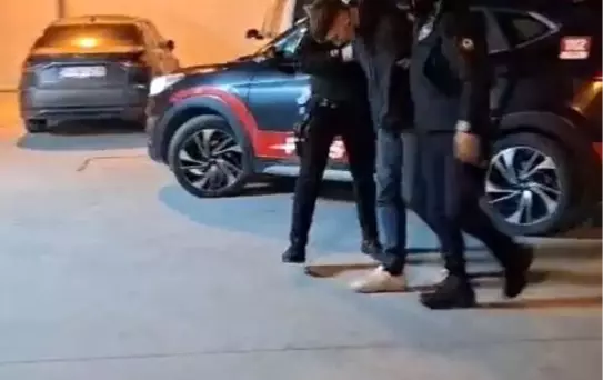 Arnavutköy'de Uyuşturucu ve Silahla Yakalanma