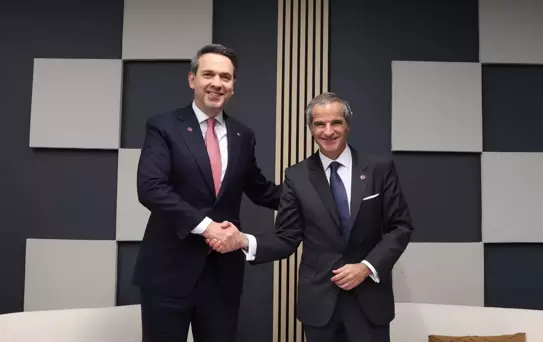 Bakan Bayraktar Paris'te Nükleer Zirve'de Görüşmelerde Bulundu