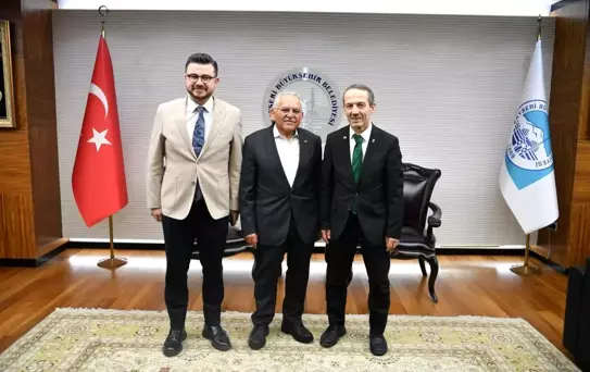 Büyükkılıç, Wushu Kung Fu Federasyonu Başkanı Akyüz ve heyetini ağırladı