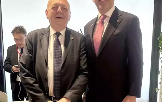 Bakan Bayraktar Paris'te İtalya ile Enerji Görüşmesi Yaptı