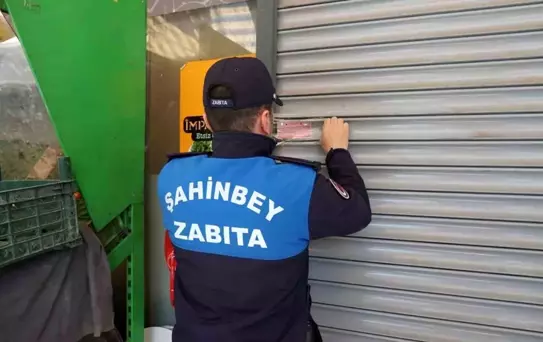 Gaziantep'te tarihi geçmiş ürün satan 3 market 3'er gün süreyle kapatıldı