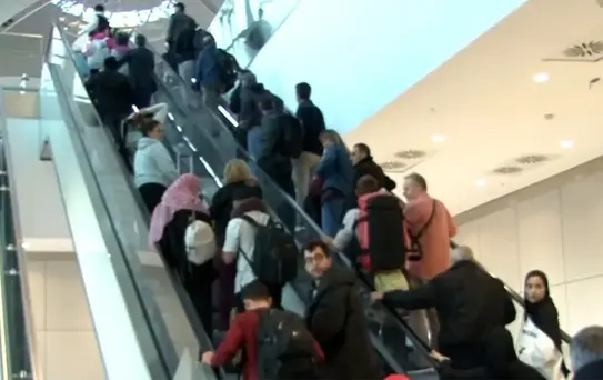 Katar'da Mahsur Kalan Türkler Yurda Döndü