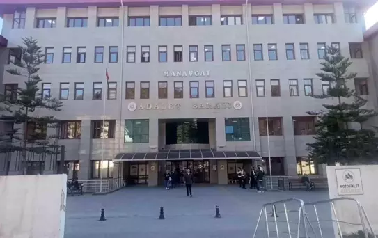 Manavgat Belediyesine yönelik yolsuzluk davasında sanıklar 3. kez hakim karşısında