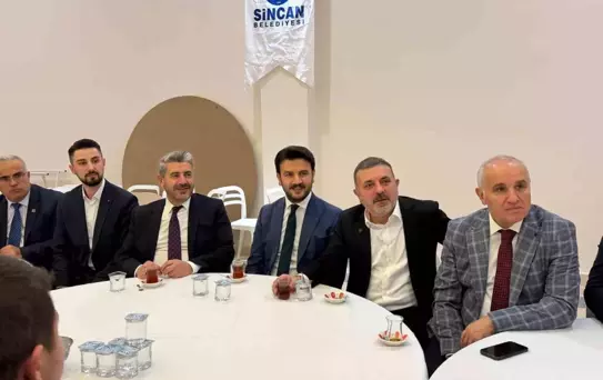 AK Parti Sincan Teşkilatı üyeleri iftarda buluştu