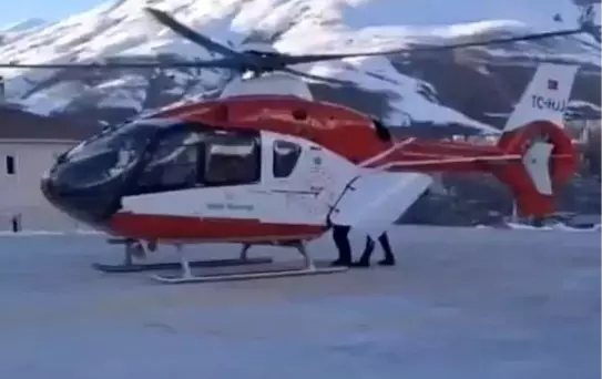 3 Yaşındaki Çocuk Yüksekten Düşerek Yaralandı