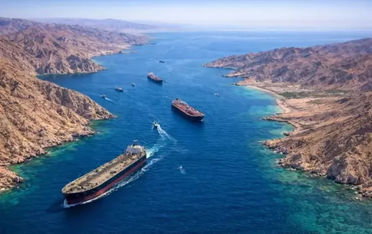 Hürmüz Boğazı'nda 14 Gemi Saldırıya Uğradı