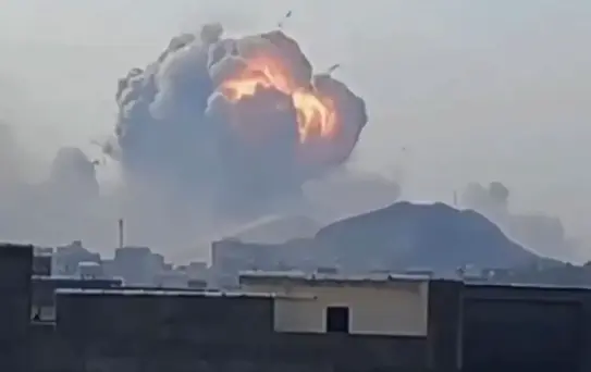 İran'ın başkenti Tahran'da art arda patlamalar