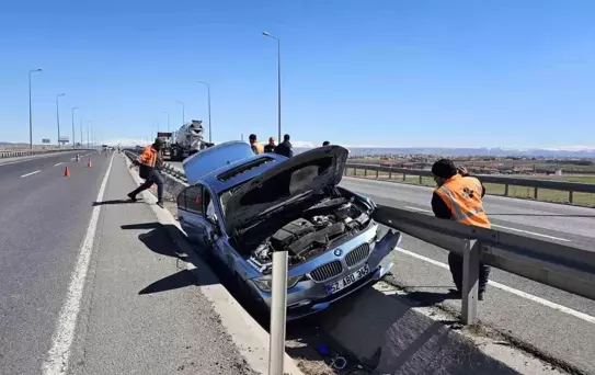 Kayseri'de trafik kazası: Sürücü sıkıştı