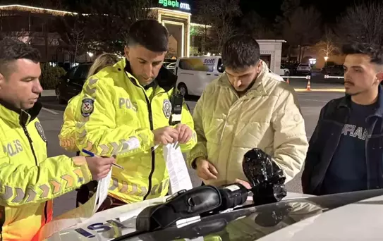 Aksaray'da Abartı Egzozlu Araç Trafikten Men Edildi