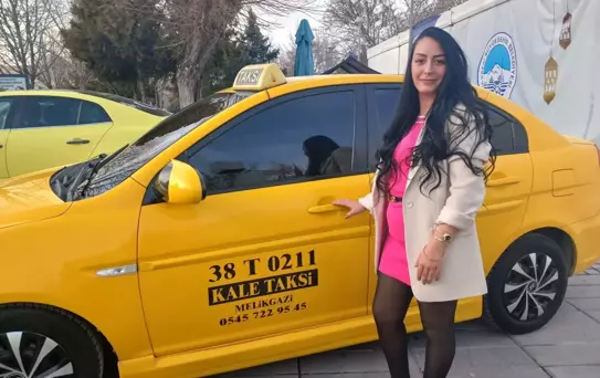 Kadın Taksici Gizem Kekeç: Kadınlar Her İşi Başarabilir