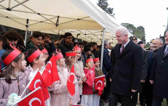 Milli şair Mehmet Akif Ersoy, İstiklal Marşı'nın kabulünün 105'inci yılında kabri başında anıldı