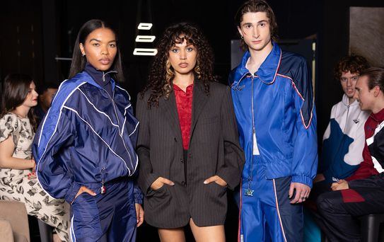 New York Fashion Week'te Türk Tasarımcıdan Amtrak İçin Ödüllü Tasarım