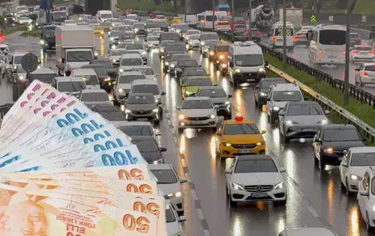 Sürücülerin aklı karıştı! Akaryakıta indirim sonrası yeni zam