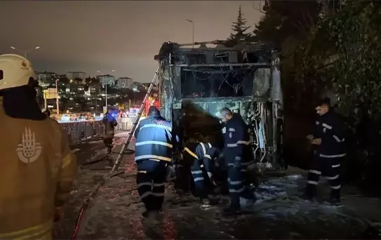 Metrobüs Yangını, Yolcular Tahliye Edildi