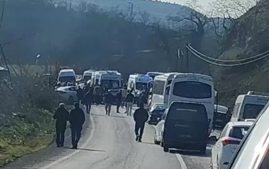 Ereğli'de İşçi Taşıyan Midibüsle Otomobil Çarpıştı