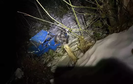 Bozkurt'ta Tarım Aracı Devrildi: Sürücü Öldü, Eşi Ağır Yaralı