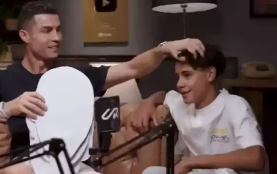 Ronaldo'nun oğlundan ''Babanla oynamak ister misin?'' sorusuna bomba yanıt