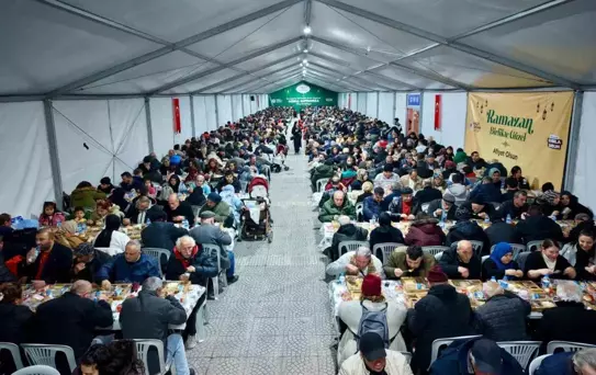 Samsun'da her gün 15 bin kişilik iftar sofrası kuruluyor
