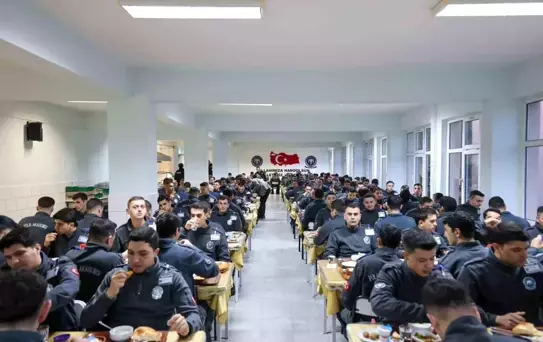 Vali Sözer, Polis Adaylarıyla İftarda Buluştu