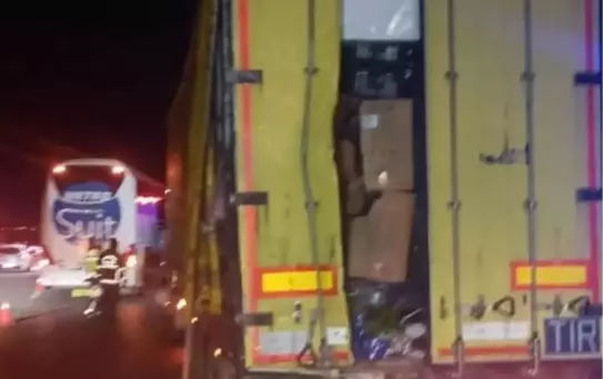 Merzifon'da Otobüs-TIR Kazası: 11 Yaralı