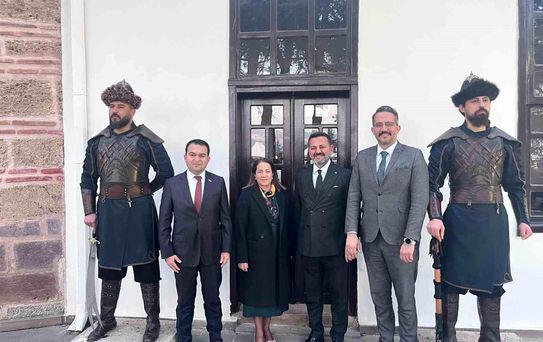 Bakan Yardımcısı Madak, Ertuğrulgazi Türbesi'ni ziyaret etti