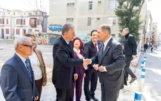 Cemil Tugay'dan sağlık emekçilerine teşekkür