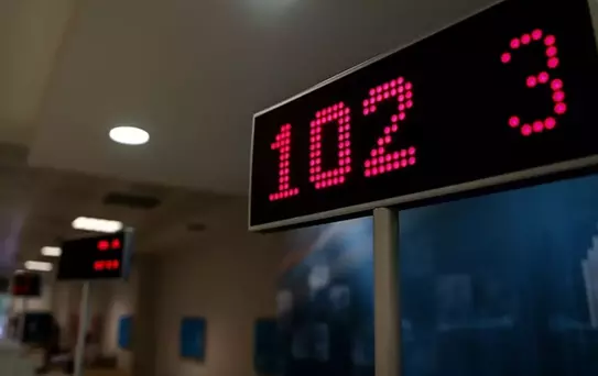 İki bankanın izinleri iptal edildi