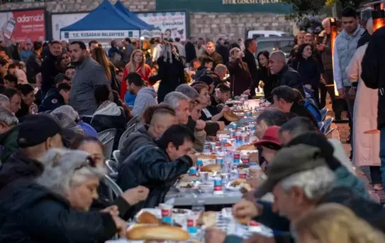 Kuşadası, Başkan Günel için tek yürek oldu