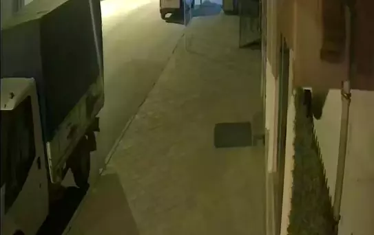 Polis uygulamasından kaçan alkollü sürücü motosiklete çarptı: Belediye başkanının oğlu çıktı