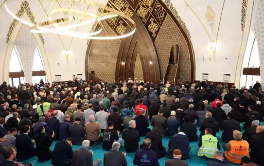 Şehitler ve vakıf bağışçıları için mevlid programı düzenlendi