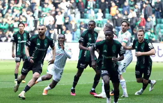 Kocaelispor - Konyaspor: İlk Yarı Golsüz Beraberlik