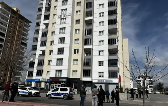 Kayseri'de Balkon Düşmesi: 83 Yaşındaki Adam Hayatını Kaybetti