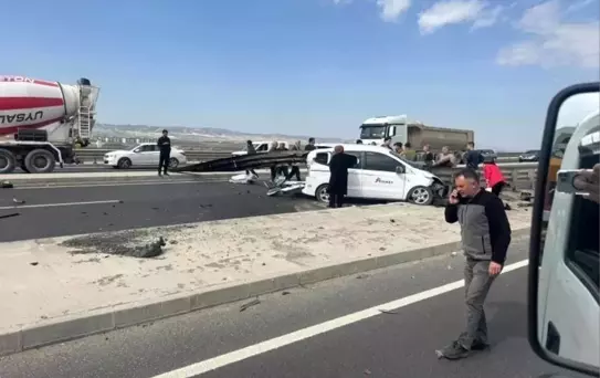 Ankara'da Hafif Ticari Araç Kazası