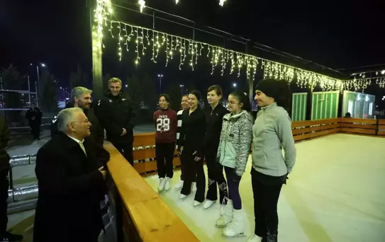 Kayseri'ye Açık Hava Buz Pateni Pisti