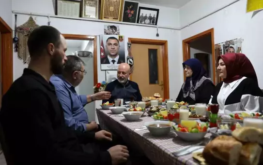 Başkan Çolakbayrakdar: 'Ramazan'ın bereketiyle çalınmadık kapı, girilmedik gönül bırakmadık'