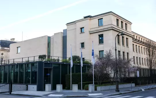 Çin ve ABD Paris'te Ekonomi Görüşmeleri Yaptı