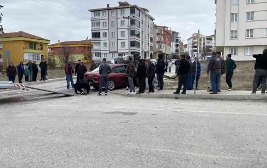 Çorum'da Minibüs Otomobille Çarpıştı: 5 Yaralı