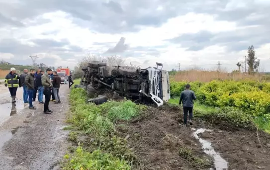 Hatay'da tanker devrildi, portakal bahçesi zarar gördü