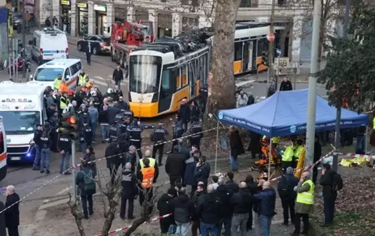 Moskova'da iki tramvayın çarpışması sonucu 11'i ağır 13 kişi yaralandı