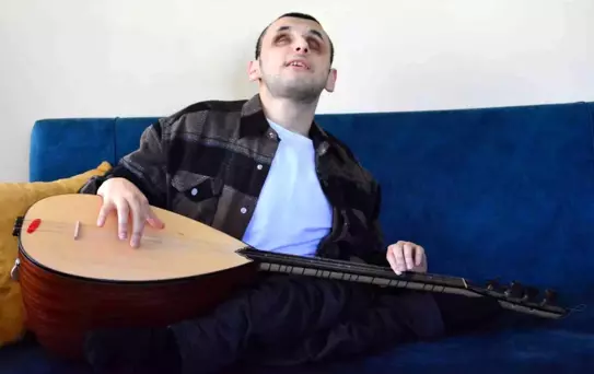 Engelli Genç Müzik Tutkusu ile Hayata Bağlandı