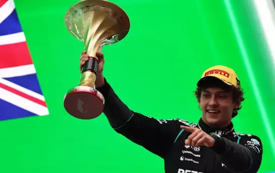 Tarihi zafer! Çin Grand Prix'sini Kimi Antonelli kazandı