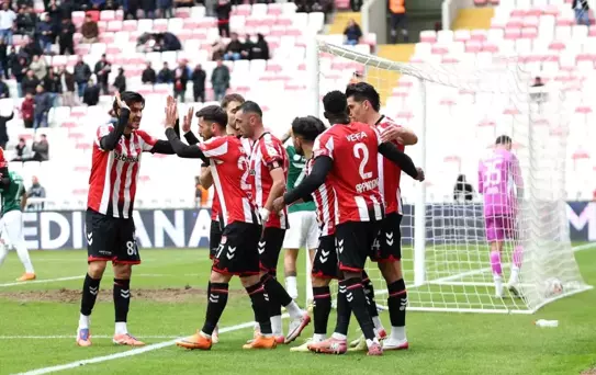 Sivasspor, Ümraniyespor'u Geçti