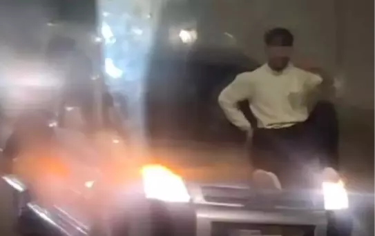 Tünelde müzik açıp araçtan inerek dans eden sürücüye dev ceza