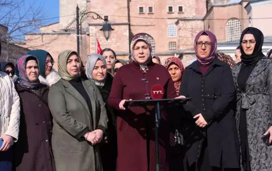 AK Parti Kadın Kolları'nın 300 bini aşkın hatminin duası Ayasofya'da yapıldı