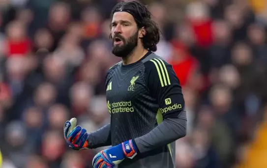 Alisson Liverpool'da kalacak mı? Son kararını verdi