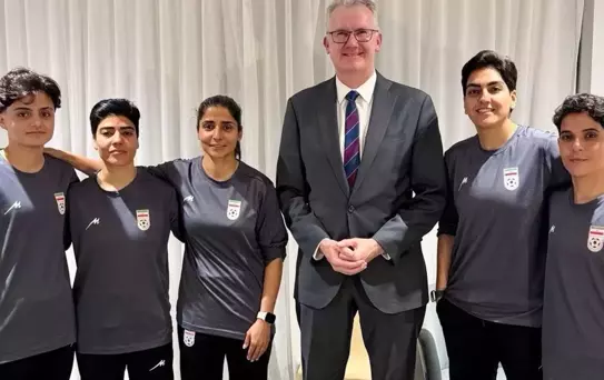 Avustralya'ya iltica etmek isteyen İranlı kadın futbolculardan olay karar