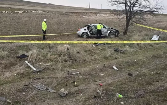 Bayram Tatilinde Trafik Kazası: 2 Ölü, 4 Çocuk Yaralı