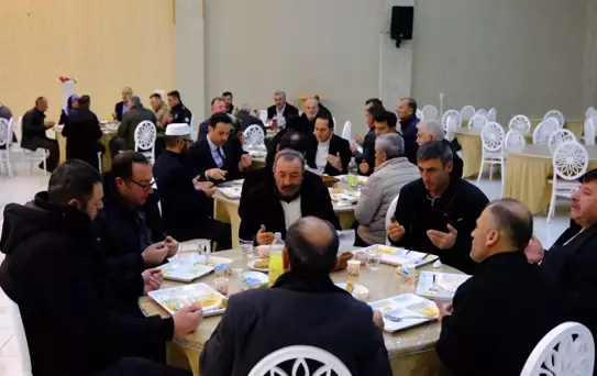 Demirözü'nde şehit aileleri ve gaziler onuruna iftar programı düzenlendi